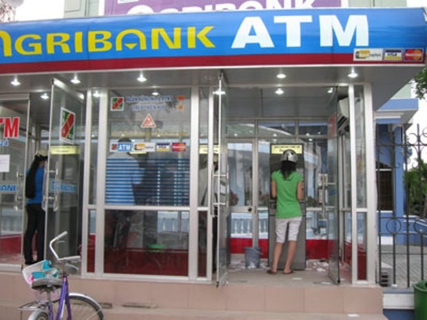 Rút tiền tại cây của Agribank, khách hàng giật mình khi tài khoản của mình bị trừ tiền mà không thấy tiền ra