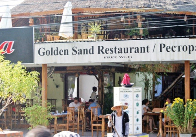 Nhà hàng Cát Vàng (số 81 Nguyễn Đình Chiểu, P.Hàm Tiến, TP.Phan Thiết, Bình Thuận từ chối bán hàng cho người Việt Nam