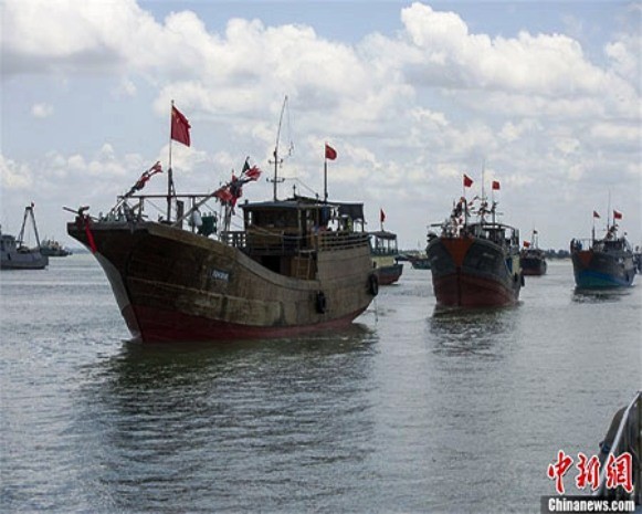 Đội tàu đánh cá Đam Châu (tỉnh Hải Nam, Trung Quốc) gồm 32 chiếc xuất phát từ cảng cá Bạch Mã Tỉnh bắt đầu tiến ra ngư trường Trường Sa của Việt Nam để đánh bắt hải sản sáng 6/5