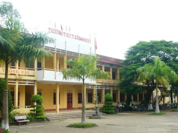Trường THPT Yên Định, nơi xảy ra sự việc ba thầy giáo bị tình nghi ném bài giải môn Toán cho học sinh