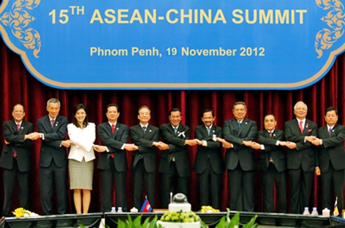 Ngày 19/11/2012, Lãnh đạo các nước ASEAN và Trung Quốc đã nhất trí thông qua một Tuyên bố chung của Hội nghị kỷ niệm 10 năm Tuyên bố về Ứng xử của các bên ở Biển Đông (DOC). Ảnh: VGP/Nhật Bắc