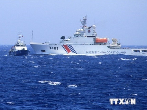Tàu Hải cảnh của Trung Quốc chủ động đâm thẳng vào mạn trái tàu Cảnh sát biển Việt Nam. (Nguồn: Cảnh sát biển/TTXVN)