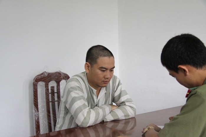 Một trong bốn đối tượng làm giả thẻ cào của MobiFone bị công an Quảng Ninh bắt giữ