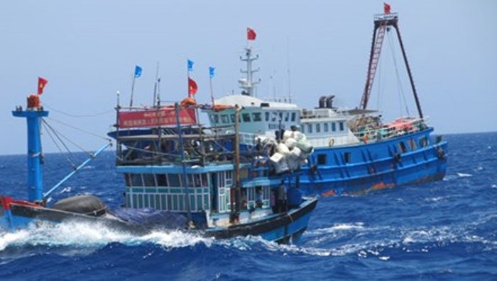 Hình ảnh tàu cá Trung Quốc đang lao tới đâm va tàu cá Đà Nẵng
