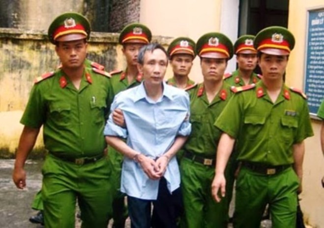 Tử tù Hàn Đức Long gầy còm, tiều tụy sau gần 10 năm trời theo đuổi vụ án