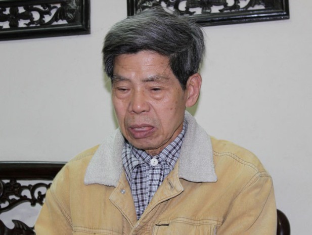 Ông Viễn- bố đẻ nạn nhân Lê Thị Thanh Huyền cũng rất bất ngờ trước kết luận giám định ADN. Ảnh: VIẾT CƯỜNG