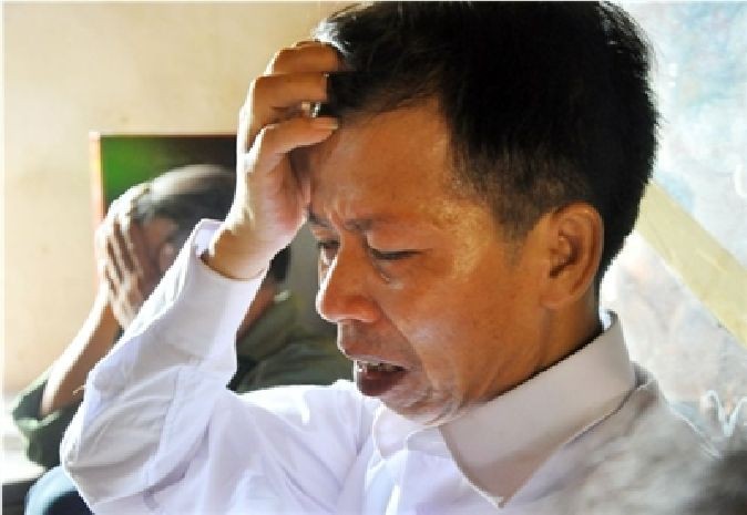Ông Nguyễn Thanh Chấn mừng rơi nước mắt vì may mắn được trở về sau 10 năm đi tù oan.