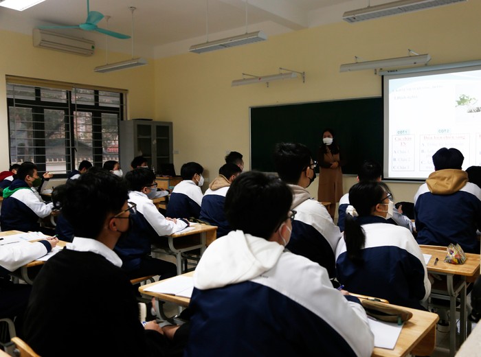 Nhiều Phòng Giáo dục và Đào tạo trên địa bàn Hà Nội đã phổ biến kế hoạch học tập cho học sinh lớp 9 chuẩn bị thi vào lớp 10 đến các trường. Ảnh minh họa: Nhật Tân