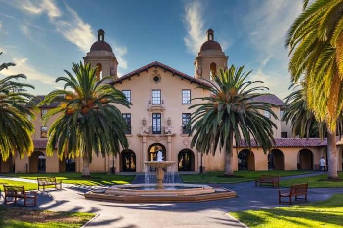 Đại học Stanford dẫn đầu về lĩnh vực đào tạo giáo dục. Ảnh: iStock.
