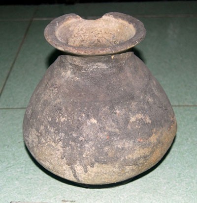 Bình gốm cổ ChămPa trên 1500 tuổi
