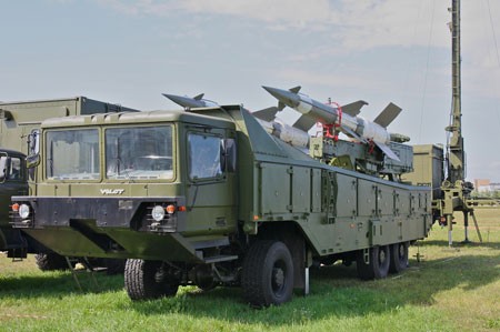 Pechora -2M được trang bị trên khung gầm xe tải với khả năng cơ động cao. Ảnh: Ausairpower