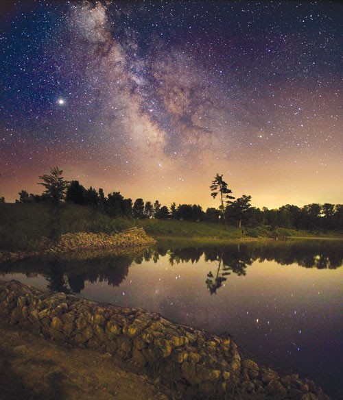 Bầu trời đêm (chụp bởi Kerry-Ann Lecky Hepburn)
