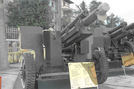 Lựu pháo 105mm M101 là một trong những hiện vật thuộc bộ sưu tập pháo mặt đất trưng bày tại Bảo tàng Vũ khí