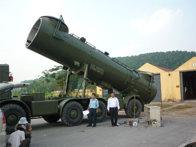Xe mang bệ phóng tổ hợp tên lửa 4K44 Việt Nam.