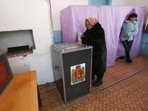 Người dân Nga đi bỏ phiếu.