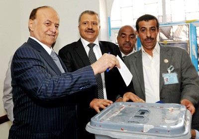 Tân Tổng thống Yemen Abd-Rabbu Mansour Hadi (bên trái).