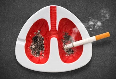 Khói thuốc lá là nguyên nhân gây những bệnh phổi mạn tính, ung thư phổi