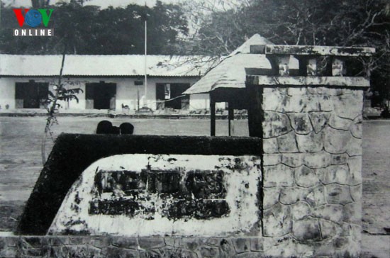 Cổng bộ chỉ huy Trại giam tù binh Phú Quốc