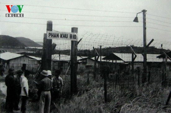Nhà tù Phú Quốc có tất cả 12 khu. Mỗi khu trại giam có thể chứa khoảng 3.000 tù nhân. Mỗi khu trại giam được chia làm nhiều phân khu, mỗi phân khu chứa được 950 tù binh.