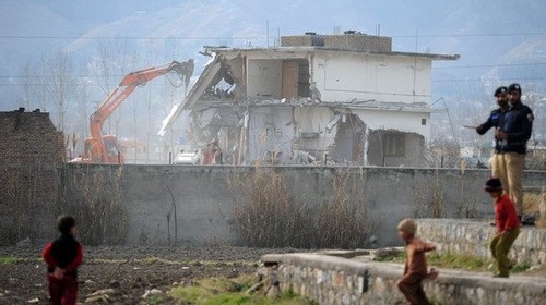 Khu nhà của Bin Laden đang bị phá dỡ - Ảnh: Getty Images