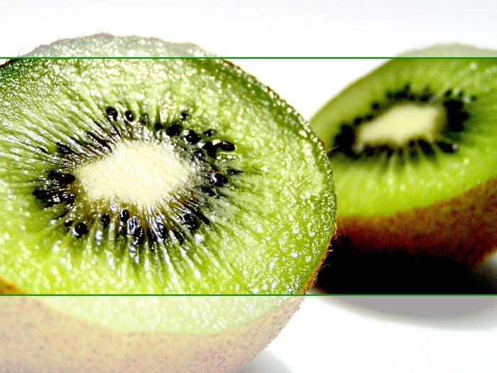 9. Quả kiwi: kiwi cũng là loại trái cây giàu kali bảo vệ xương. Trong kiwi còn chứa nhiều vitamin C và lutein, carotin giảm nguy cơ mắc bệnh tim.
