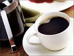 12. Uống cà phê, trà đặc: Cà phê, trà đặc đều có chất gây kích thích mà thông qua quá trình tiêu hóa, sẽ gây thiếu máu cho niêm mạc dạ dày, làm hỏng chức năng bảo vệ niêm mạc dạ dày, từ đó gây ra viêm loét dạ dày.