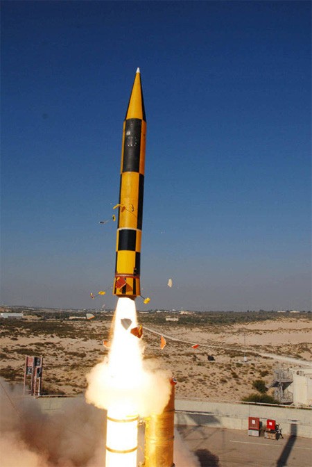 Hình ảnh được cho là đạn tên lửa đánh chặn của tổ hợp Arrow-3