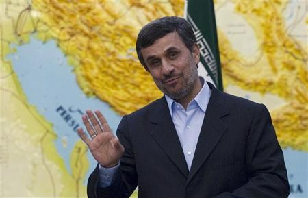 Phát ngôn mới nhất tổng thống Mamoud Ahmadinejad như một gáo nước lạnh giội về phía phương Tây. Ảnh: Reuters