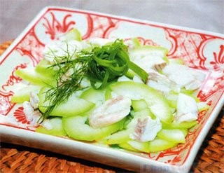 Bầu xào cá lóc: Đây là món ăn phổ biến ở trong miền Nam, món ăn này giúp bổ sung các vitamin A và chất đạm.