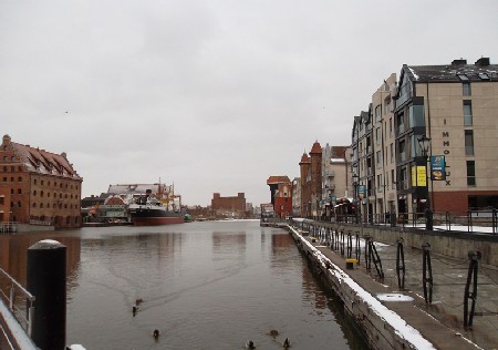 Dòng sông trong thành phố Gdansk