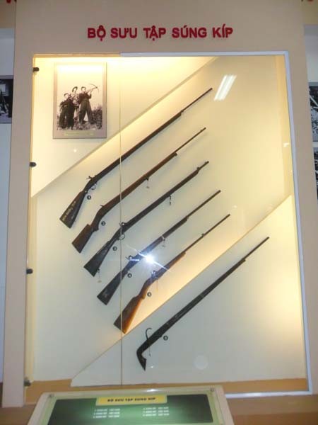 Bộ sưu tập súng kíp, tất cả các loại súng kíp trong bộ sưu tập này đều do Việt Nam tự chế tạo trong thời kỳ kháng chiến.