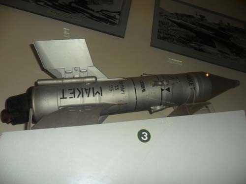 Tên lửa B72 Maket