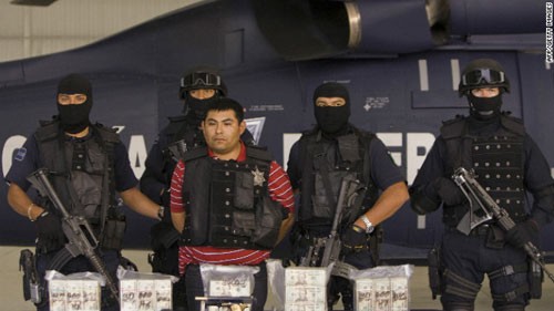 Trùm ma túy Jaime “The Hummer” Gonzalez lúc bị bắt giữ - Ảnh: AFP
