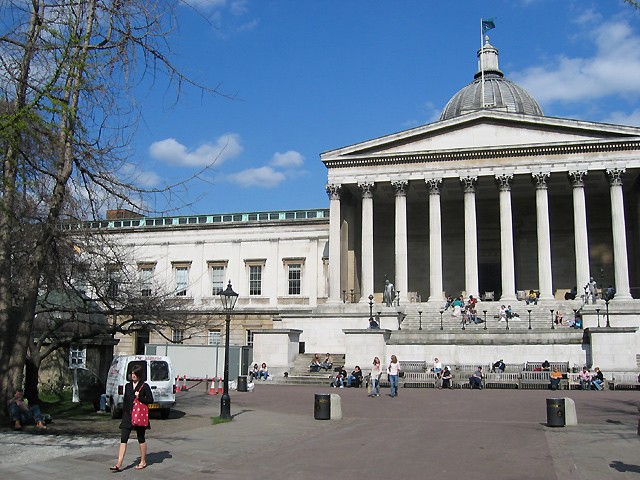 Trường đại học London với danh tiếng lâu đời về sự xuất sắc, chuyên nghiệp trong lĩnh vực giảng dạy và nghiên cứu, thu hút hàng trăm hàng nghìn sinh viên ở Anh cũng như các sinh viên từ mọi nơi trên thế giới.