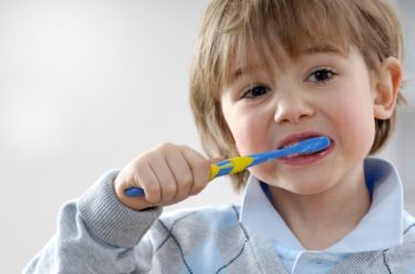 Đánh răng quá nhiều có thể gây ảnh hưởng đến sức khỏe răng miệng.