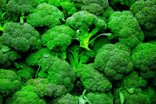 Bông cải xanh, hoa lơ: Qua kết quả nghiên cứu của trường ĐH Harvard, người ta thấy hoa lơ và bông cải có tác dụng chống ung thư bàng quang, một loại ung thư phổ biến ở nam giới.