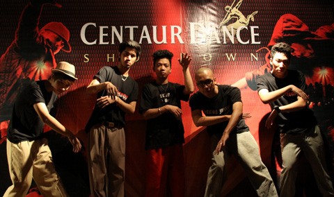 Milky Way với 5 thành viên đến từ thủ đô Hà Nội là nhóm nhảy popping hàng đầu Việt Nam. Nhóm từng đoạt không ít giải thưởng lớn nhỏ ở các cuộc thi nhảy, trong đó, mới nhất là chức vô địch cuộc thi nhảy Vũ điệu đam mê 2011.