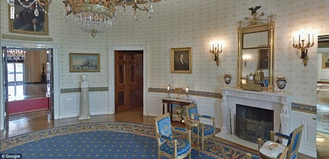 Nhiều khách du lịch đã ghé thăm và trầm trồ trước các tác phẩm trong Nhà Trắng.