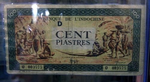 Đồng tiền mệnh giá 100 cent được lưu hành tại Việt Nam thời kỳ Pháp thuộc.