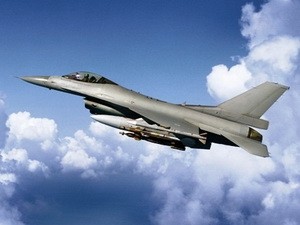 Máy bay F16