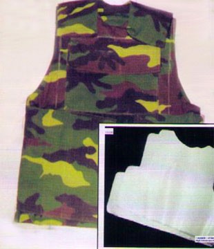 Áo giáp và tấm chống đạn làm từ vật liệu oxit nhôm tăng bền.