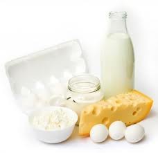 Phô mai với thành phần chủ yếu là ca-sê-in, loại protein tốt nhất trong sữa, nên cũng sở hữu các đặc tính ưu việt. Hàm lượng canxi trong phô mai gấp 6 lần trong sữa; đồng thời lượng vitamin D trong phô mai có tác dụng rất tốt cho hấp thu canxi vào xương. (Ảnh: IN) Xem thêm: Những "thực phẩm vàng" giúp chị em tươi trẻ, phòng ngừa bệnh phụ nữ/ Dứa: ngon, rẻ, giàu vitamin C, chất xơ...tốt cho bé và cả ông bà
