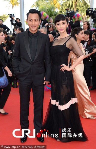 Sau đó, Dương Mịch diện "đồ đôi" với Lưu Khải Uy khi tham gia buổi công chiếu Madagasca 3: Europe's Most Wanted.(Ảnh: iOne) Xem thêm:Phạm Băng Băng "khuân" tứ đại mỹ nữ Trung Hoa lên thảm đỏ Cannes