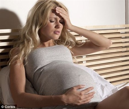 Phụ nữ mang thai thận trọng khi bị sốt ảnh 1