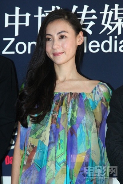 Đây được coi là trang phục đẹp, trang nhã và thích hợp nhất mà Trương Bá Chi đã chọn tại LHP Cannes. Xem thêm:Sao Hoa ngữ: Hành trình 10 năm "lột xác" trên thảm đỏ Cannes