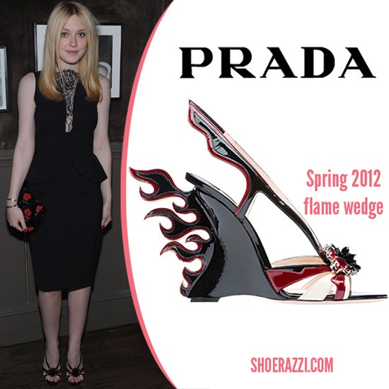 Thiết kế Prada giá khoảng 30 triệu VNĐ này khiến Dakota Fanning trông hơi già thì phải. Xem thêm: Soi "Anh" giày tên Tây họ Triệu của Sao Việt