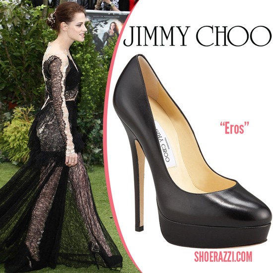 Mới đây, để xứng tầm với bộ đầm Marchesa, cô nàng chọn đôi Jimmy Choo có giá cao gấp 10 lần đôi ở trên: 157 triệu VNĐ. Xem thêm: Soi "Anh" giày tên Tây họ Triệu của Sao Việt