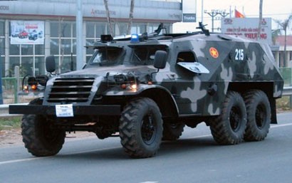 Xe BTR-152 trên đường thử nghiệm sau cải tiến, nâng cấp.