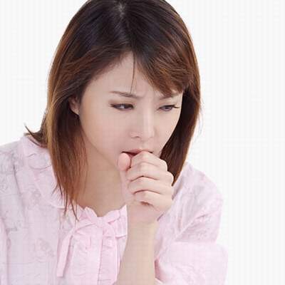 Hạn chế nói nhiều khi viêm họng vì nói nhiều sẽ làm cho họng càng sưng và đau, từ đó gây ra mất tiếng. Xem thêm: Những điều đấng mày râu cần biết khi tập thể hình