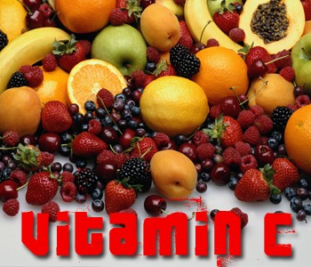 Vitamin C: Rất có lợi trong việc làm tan những vết máu bầm. Cho nên trong thời gian bị thâm tím bạn nên bổ sung các loại rau xanh và trái cây, đặc biệt là các loại trái cây họ cam quýt như cam, quýt, bưởi vào trong chế độ ăn uống hàng ngày vì đây là nguồn cung cấp cho cơ thể đa dạng các loại vitamin đặc biệt là vitamin C. Xem thêm: Bí quyết "nhỏ", giữ sức khỏe "lớn" trong mùa nắng nóng